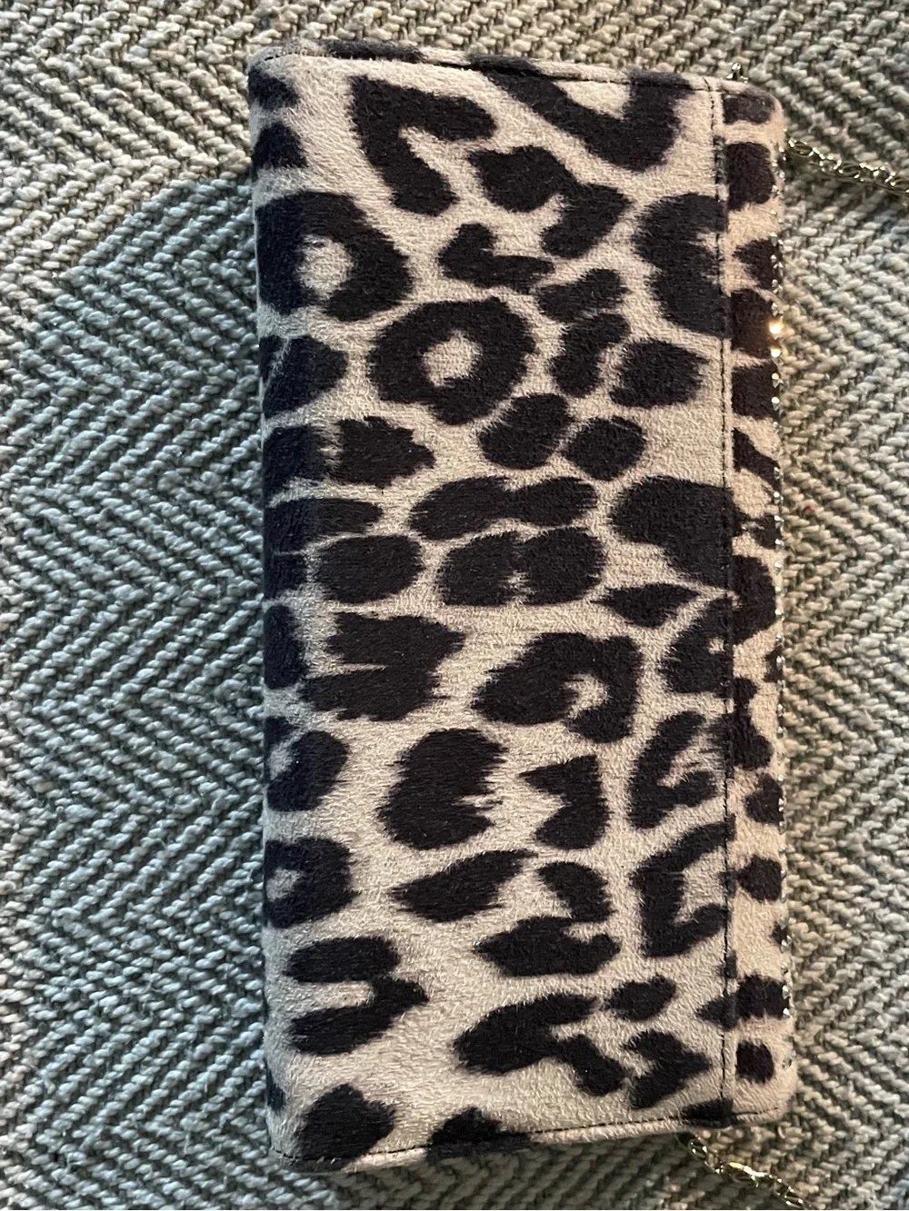 Leopard Print Studded Crossbody Phone Wallet - Black & Gray